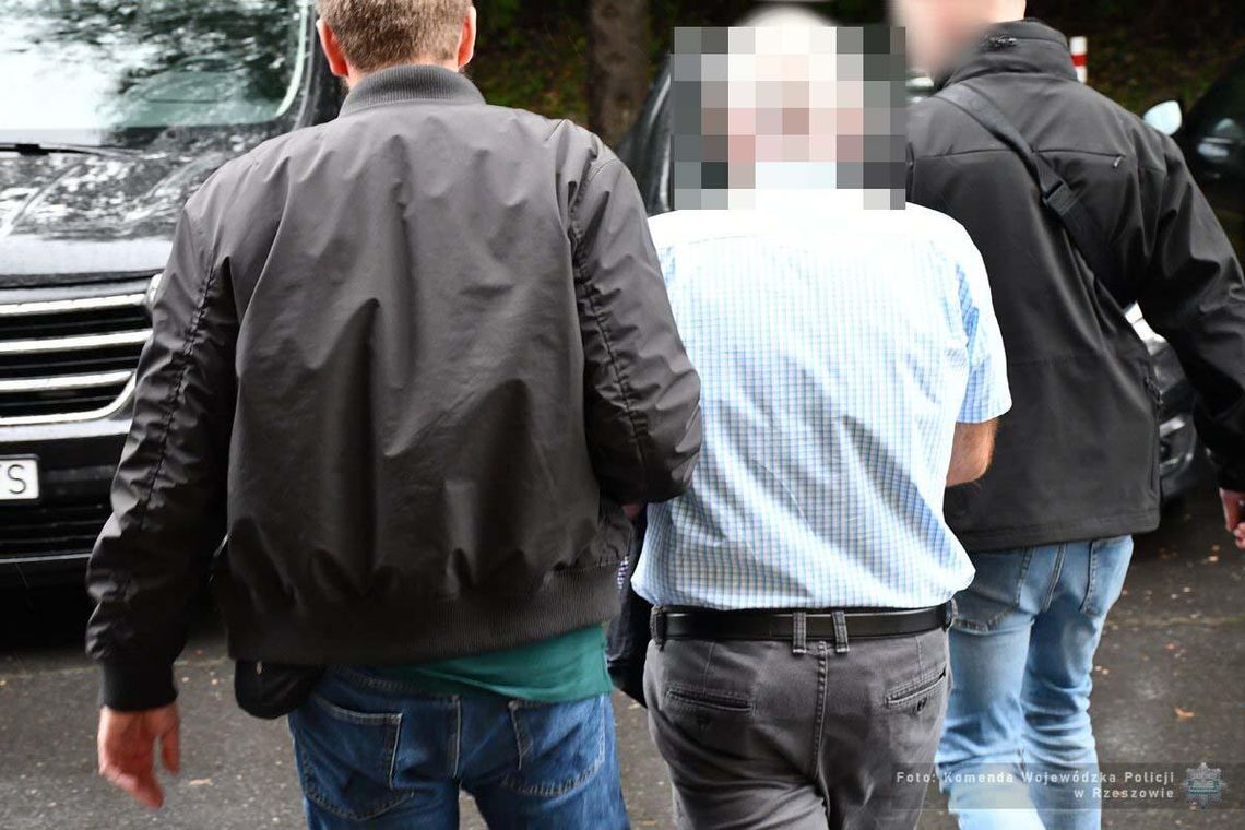 Lekarz podejrzany o branie łapówek od pacjentów. Miał przyjmować pieniądze i markowe alkohole