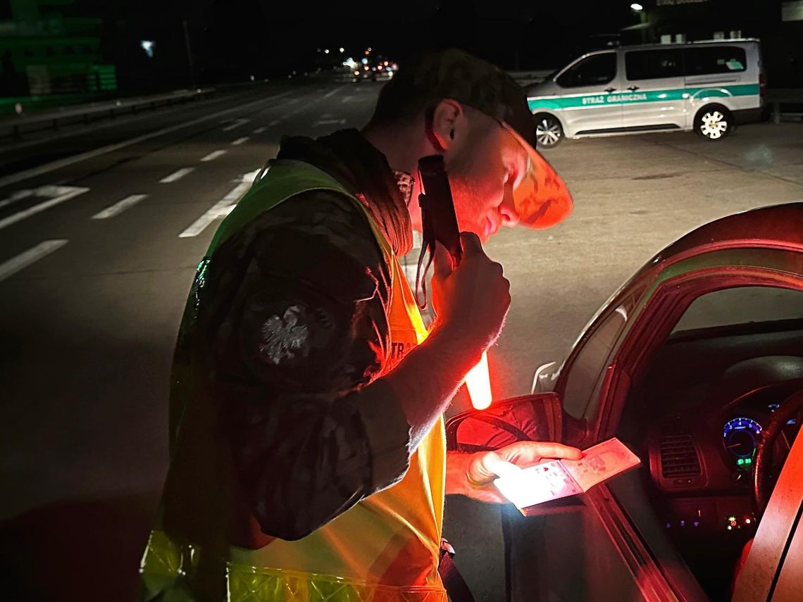 Litwini zatrzymani na polsko-niemieckiej granicy. Przemycali dwa skradzione samochody