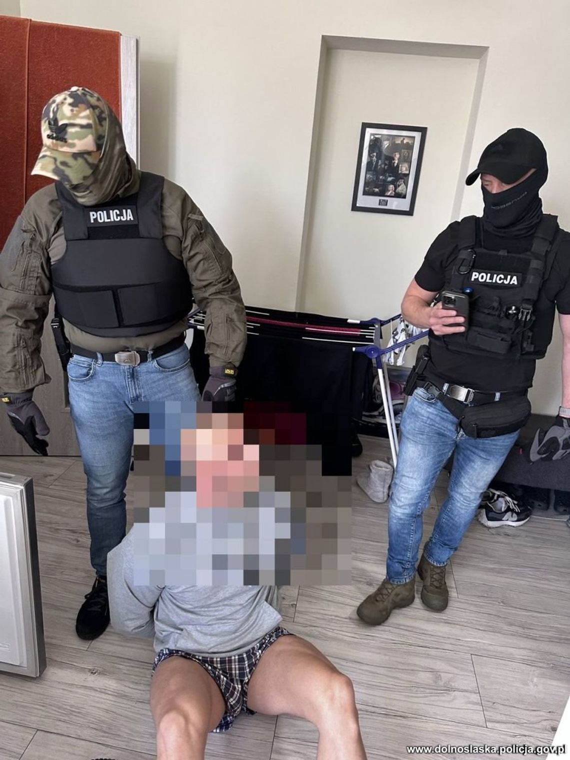 "Łowcy głów" zatrzymali Bartłomieja W. Był poszukiwany za udział w bójce z użyciem broni