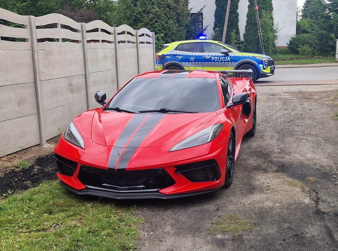 Luksusowe auto i tablice z internetu. Kontrola Corvette ujawniła serię problemów Luksusowe auto i tablice z internetu. Kontrola Corvette ujawniła serię problemów
