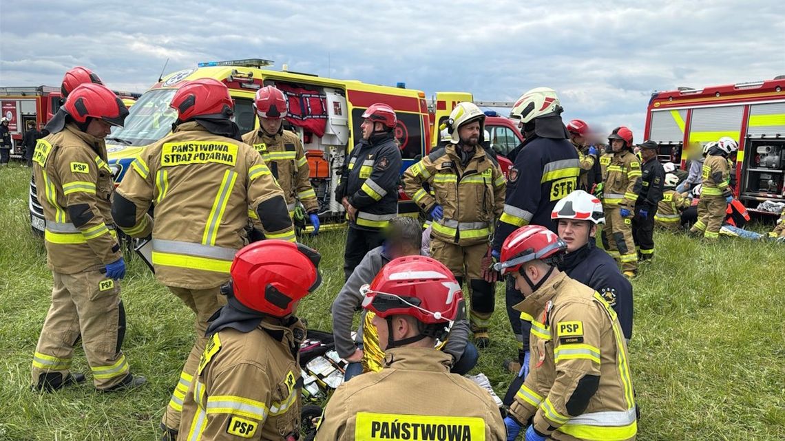 Makabryczny wypadek na imprezie motoryzacyjnej w Krośnie. Kierowca osobówki wjechał w tłum kibiców