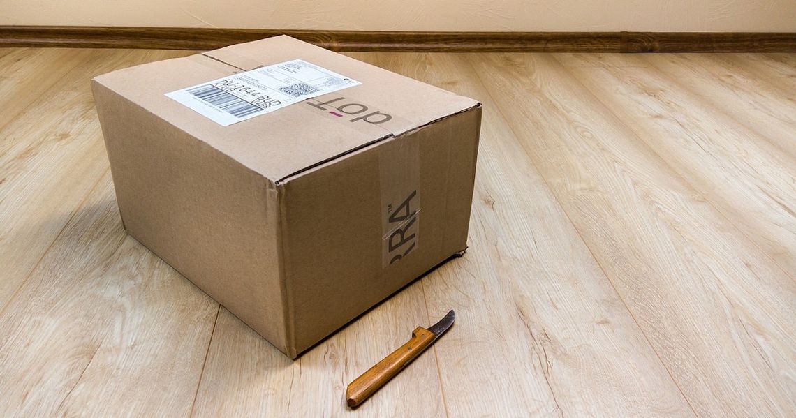 Matka i córka kupiły telefony w okazyjnej cenie. Zamiast smartfonów dostały części z głośnika