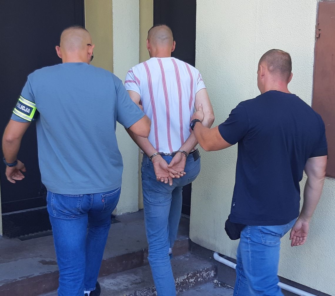 Matka nie chciała z nim rozmawiać, więc przyszedł z kumplem i pobili jej partnera. Mężczyzna aresztowany na 3 miesiące Matka nie chciała z nim rozmawiać, więc przyszedł z kumplem i pobili jej partnera. Mężczyzna aresztowany na 3 miesiące