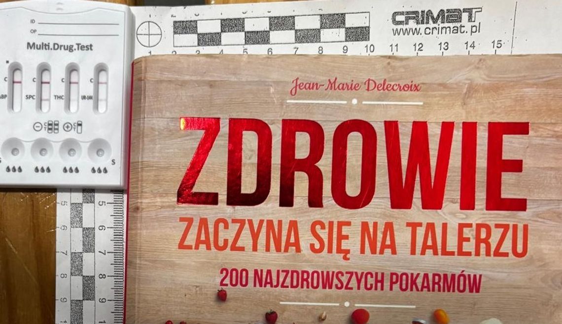 Matka przemycała narkotyki dla syna w więzieniu. Nasączyła nimi strony książki kulinarnej Matka przemycała narkotyki dla syna w więzieniu. Nasączyła nimi strony książki kulinarnej