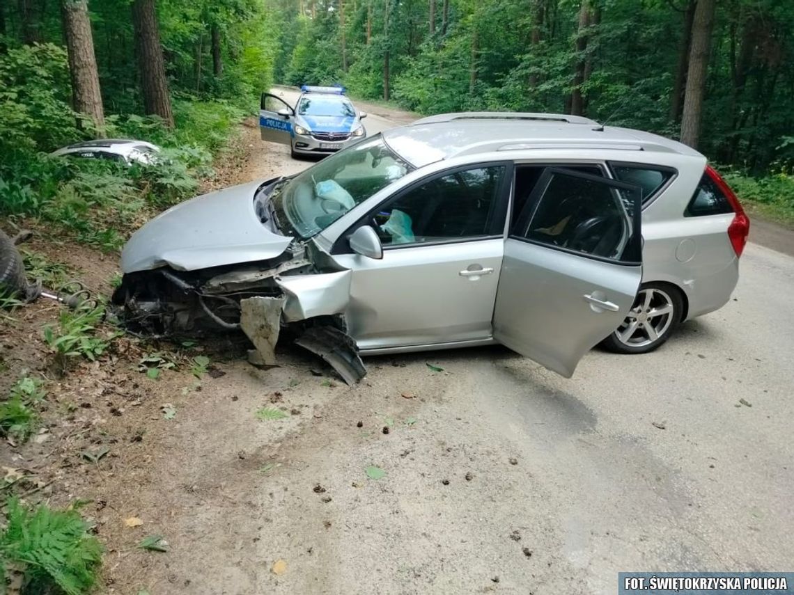 Matka z prawie 3 promilami wjechała w drzewo. Ranny został jej 5-letni synek