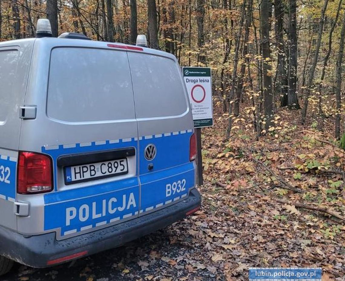 Mąż zadzwonił do niej z lasu i powiedział, że zjadł muchomora. Służby postawione na nogi. Okazało się, że robi sobie jaja po pijaku