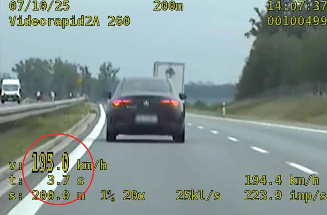 Mercedes "leciał" prawie 200 ekspresówką. Mandat i punkty dla kierowcy