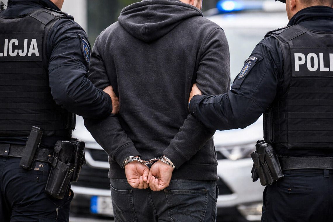 Mężczyzna brał kredyty na własną matkę i podszywał się pod nią, żeby oszukiwać ludzi