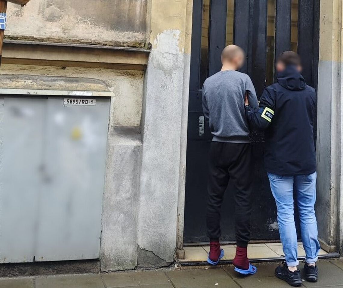 Mężczyzna groził influencerom, którzy kręcili film. Został zidentyfikowany i zatrzymany