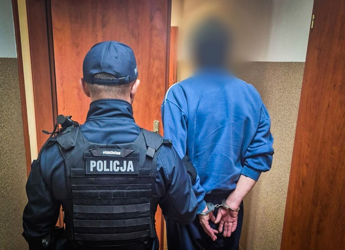 Mężczyzna niszczył plakaty wyborcze jednego z kandydatów. Potem tłumaczył, że "był cyknięty"