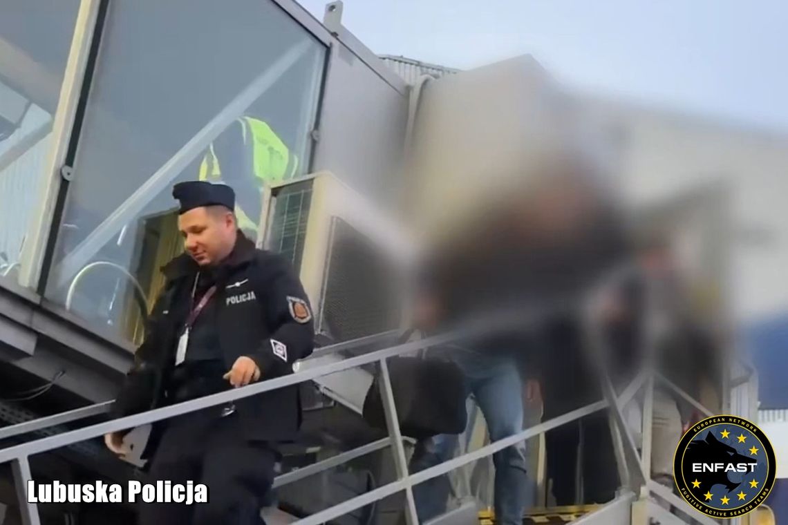 Mężczyzna poszukiwany za udział w gangu narkotykowym zatrzymany w Holandii i sprowadzony do Polski Mężczyzna poszukiwany za udział w gangu narkotykowym zatrzymany w Holandii i sprowadzony do Polski