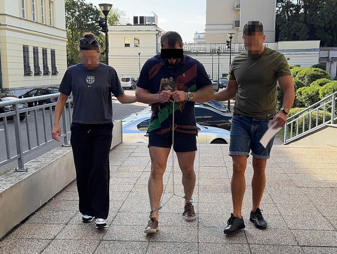 Mężczyźni zatrzymani podczas transakcji narkotykowej. W torbie było 8 kg marihuany, a to dopiero początek