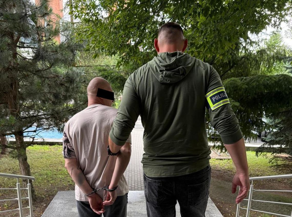 Miał 3,6 promila i trójkę płaczących dzieci pod opieką. Przyjechał z nimi na wizytę u lekarza Miał 3,6 promila i trójkę płaczących dzieci pod opieką. Przyjechał z nimi na wizytę u lekarza