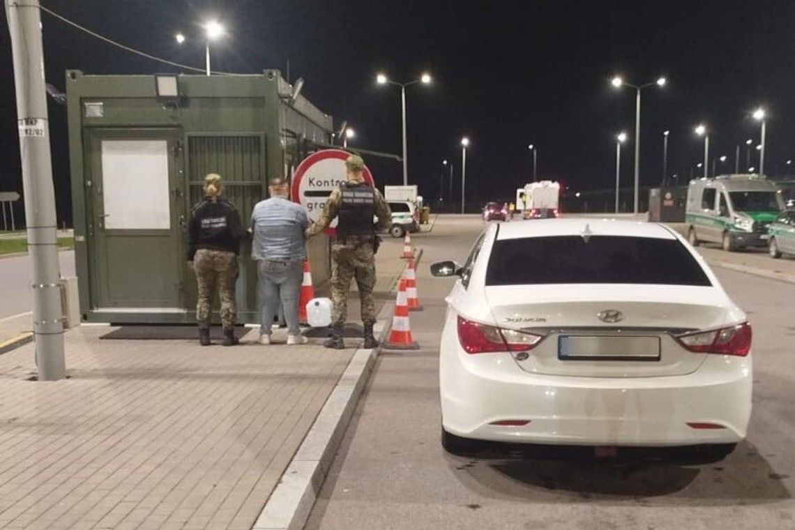 Miał fałszywe prawko i dowód rejestracyjny. Ukrainiec dostał 10-letni zakaz wjazdu strefy Schengen Miał fałszywe prawko i dowód rejestracyjny. Ukrainiec dostał 10-letni zakaz wjazdu strefy Schengen