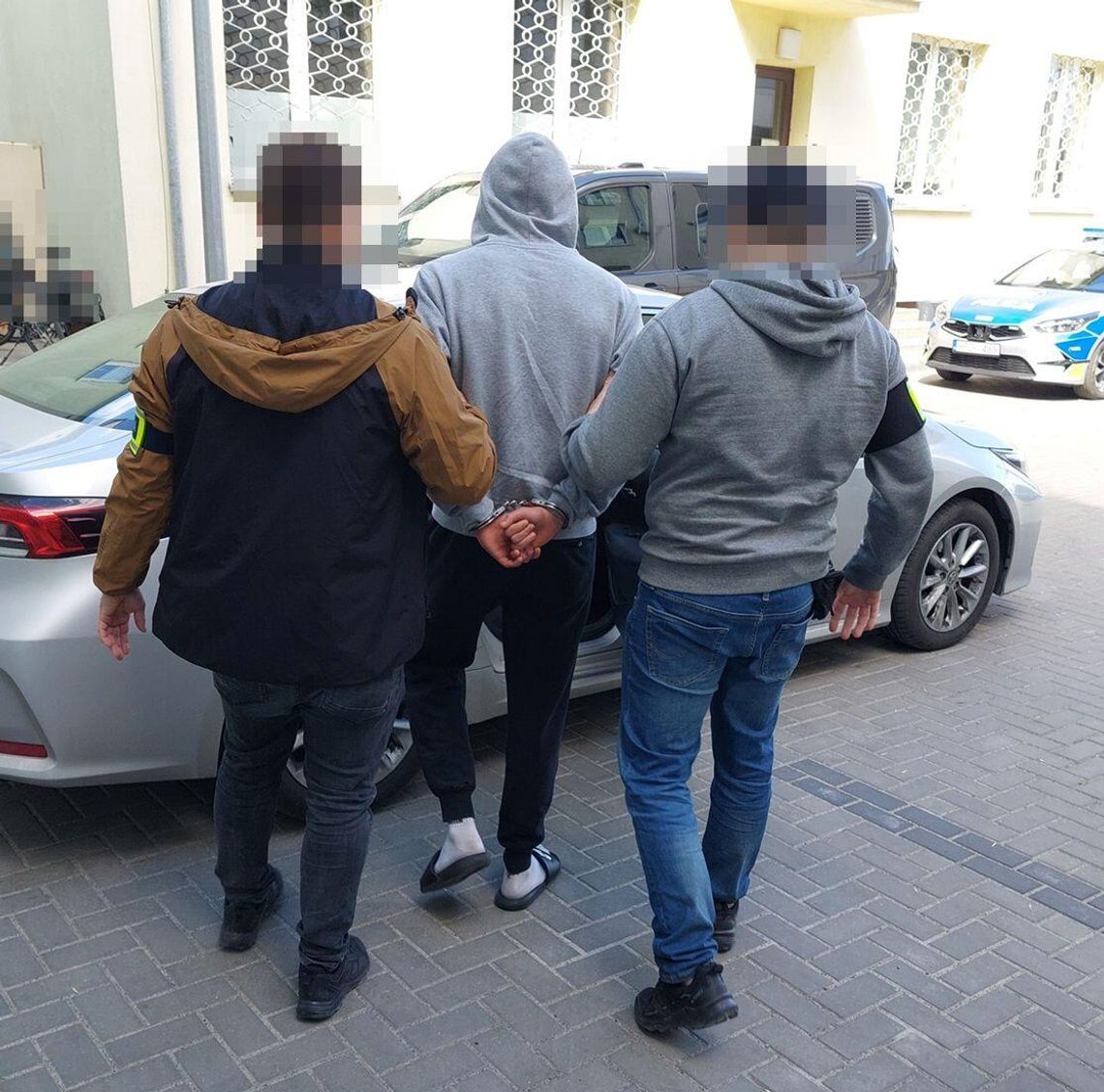 Miał już wyrok za narkotyki, ale dalej dilował. Po kolejnej wpadce dilerowi grozi 15 lat