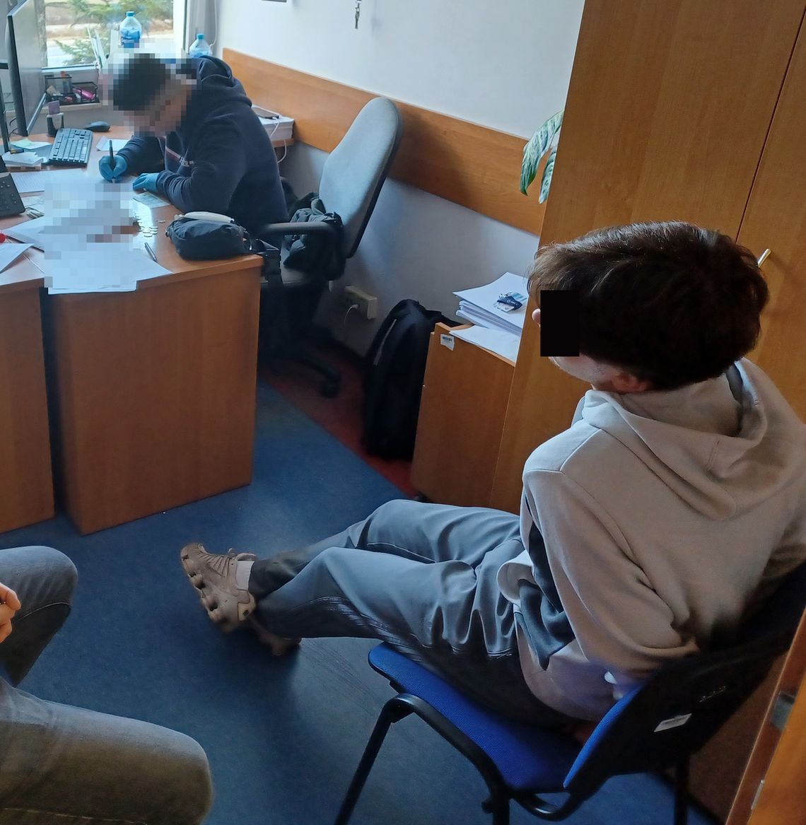 Miał kilka kart i wypłacał dużo pieniędzy. 19-letni Ukrainiec wpadł dzięki czujności policjanta