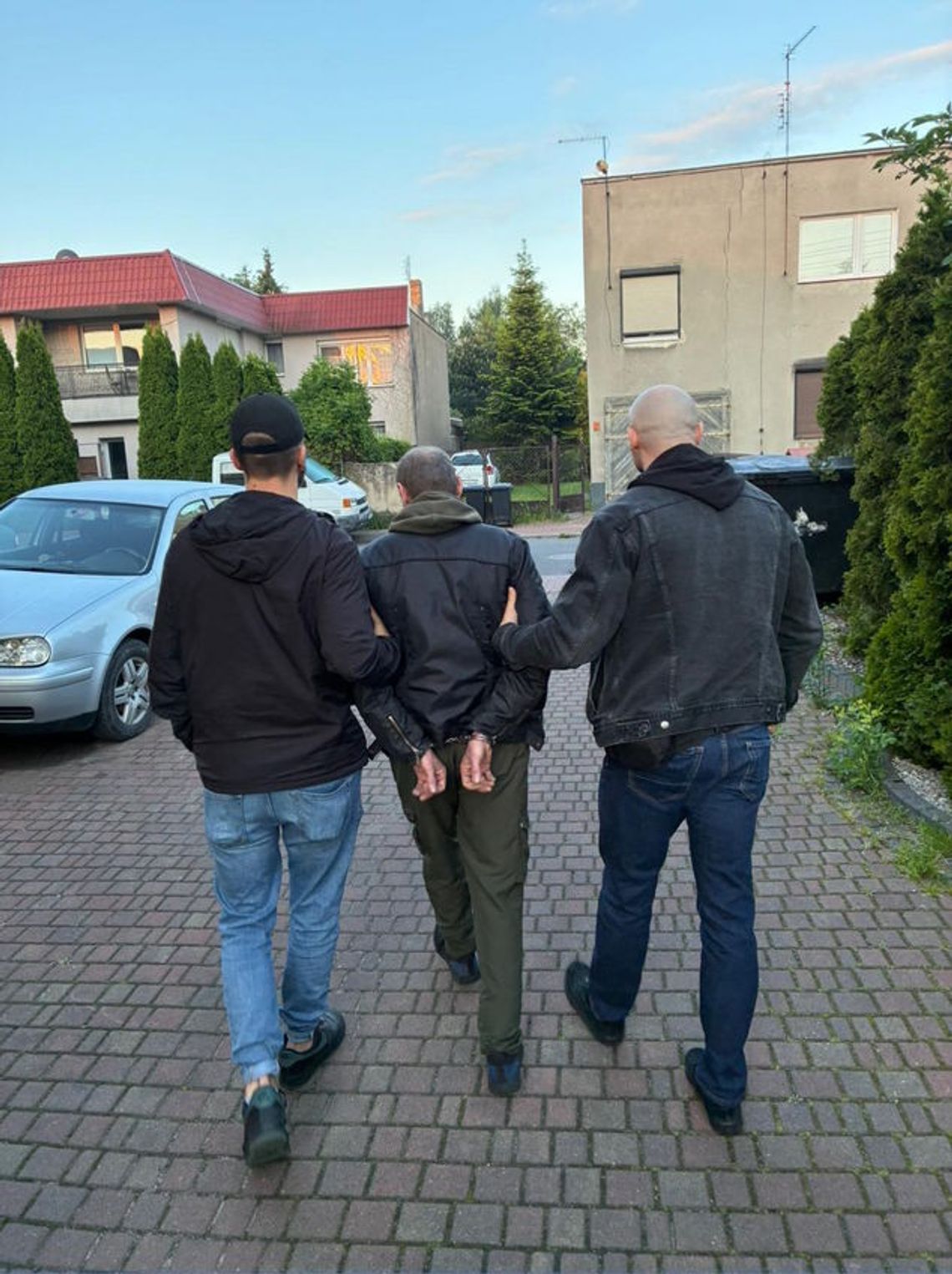 Miał nakaz opuszczenia Polski, ale po dobroci nie chciał wracać na Ukrainę. Mężczyzna odstawiony na granicę Miał nakaz opuszczenia Polski, ale po dobroci nie chciał wracać na Ukrainę. Mężczyzna odstawiony na granicę