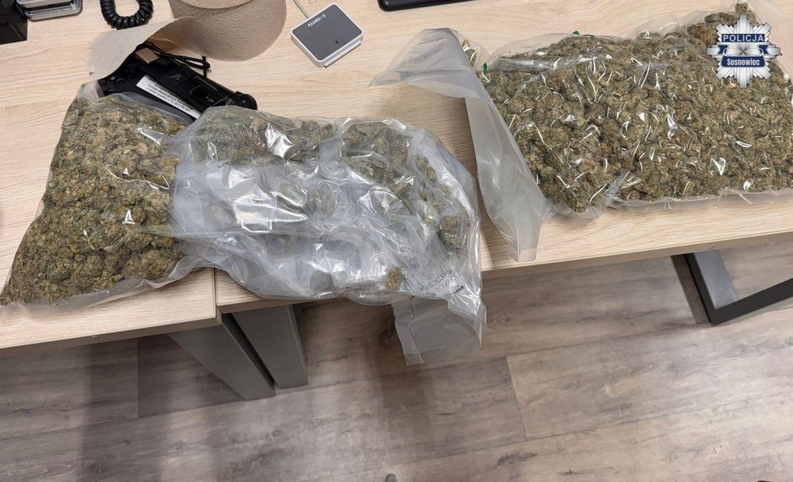 Miał przy sobie kilogram marihuany, a drugi w mieszkaniu. Wpadł, bo dziwnie się zachowywał