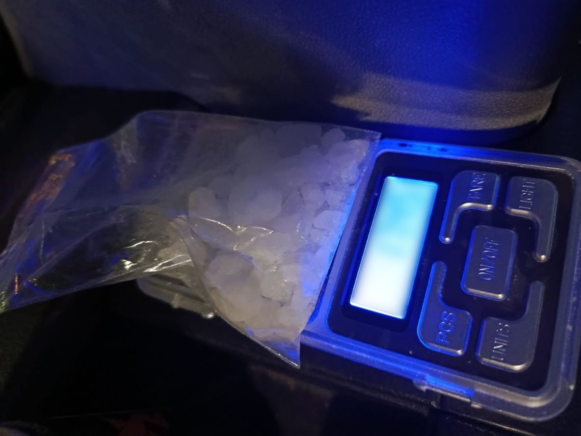 Miał przy sobie narkotyki, gaz i pałkę teleskopową. 15-latek wpadł podczas policyjnej kontroli