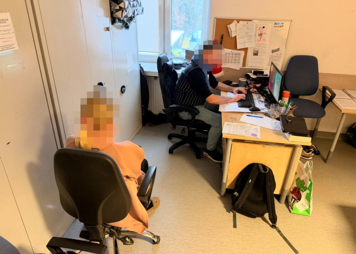 Miała posprzątać mieszkanie, okradła właściciela na ponad sto tysięcy. 41-latka zatrzymana Miała posprzątać mieszkanie, okradła właściciela na ponad sto tysięcy. 41-latka zatrzymana