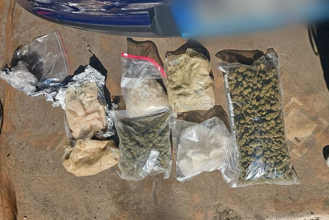 Mieli ponad 10 kilogramów narkotyków. Policjanci zatrzymali dwóch mężczyzn