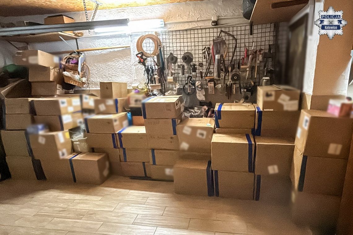 Milion nielegalnych e-papierosów na rynku. Pseudokibice zatrzymani po wspólnej akcji policji i CBŚP Milion nielegalnych e-papierosów na rynku. Pseudokibice zatrzymani po wspólnej akcji policji i CBŚP