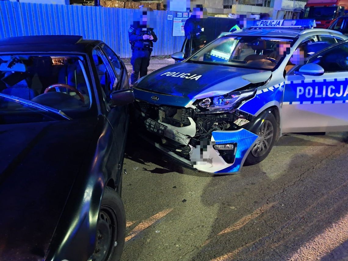 Młody drifter nie zatrzymał się do kontroli. Żeby go zatrzymać policjanci wjechali radiowozem w BMW Młody drifter nie zatrzymał się do kontroli. Żeby go zatrzymać policjanci wjechali radiowozem w BMW