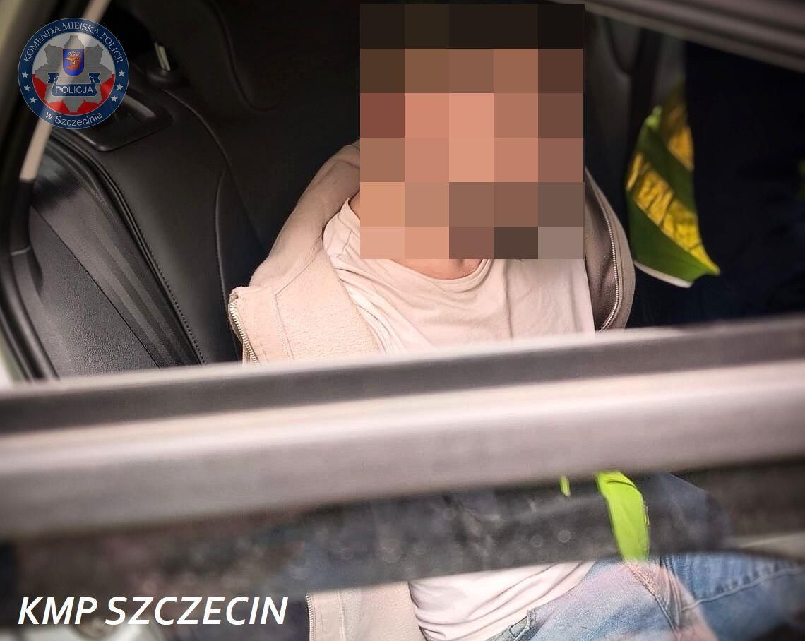 Młody kierowca nie zatrzymał się do kontroli. Policjanci ruszyli w pościg