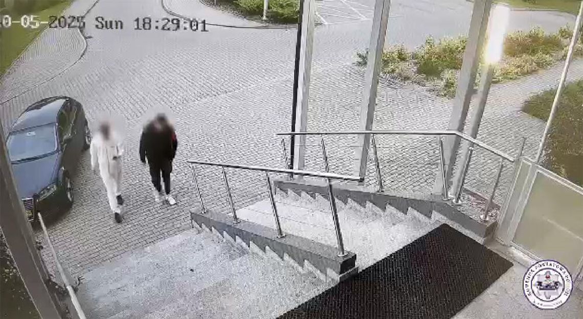 Młody mężczyzna zajechał autem pod samą komendę. Chciał dmuchnąć, okazało się, że jest pijany