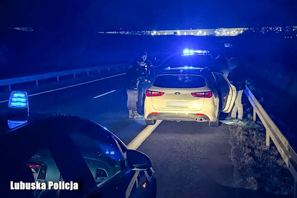 Młody miał prawko tylko 17 dni. Po rajdzie przez wieś zgarnął 36 punktów Młody miał prawko tylko 17 dni. Po rajdzie przez wieś zgarnął 36 punktów