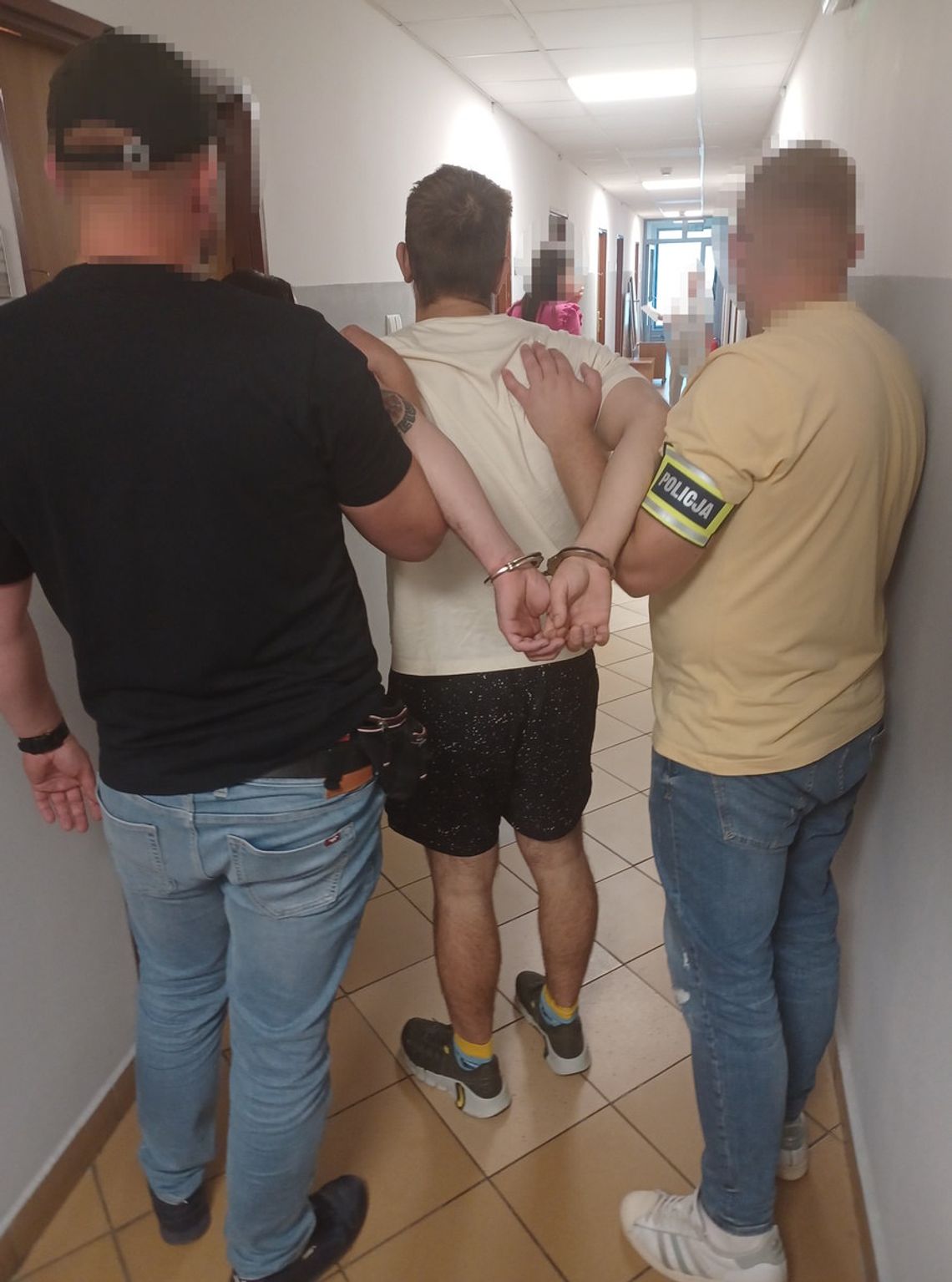 Młody Ukrainiec przez 1,5 roku ukrywał się przed policją. Miał fałszywy dowód na rumuńskie dane