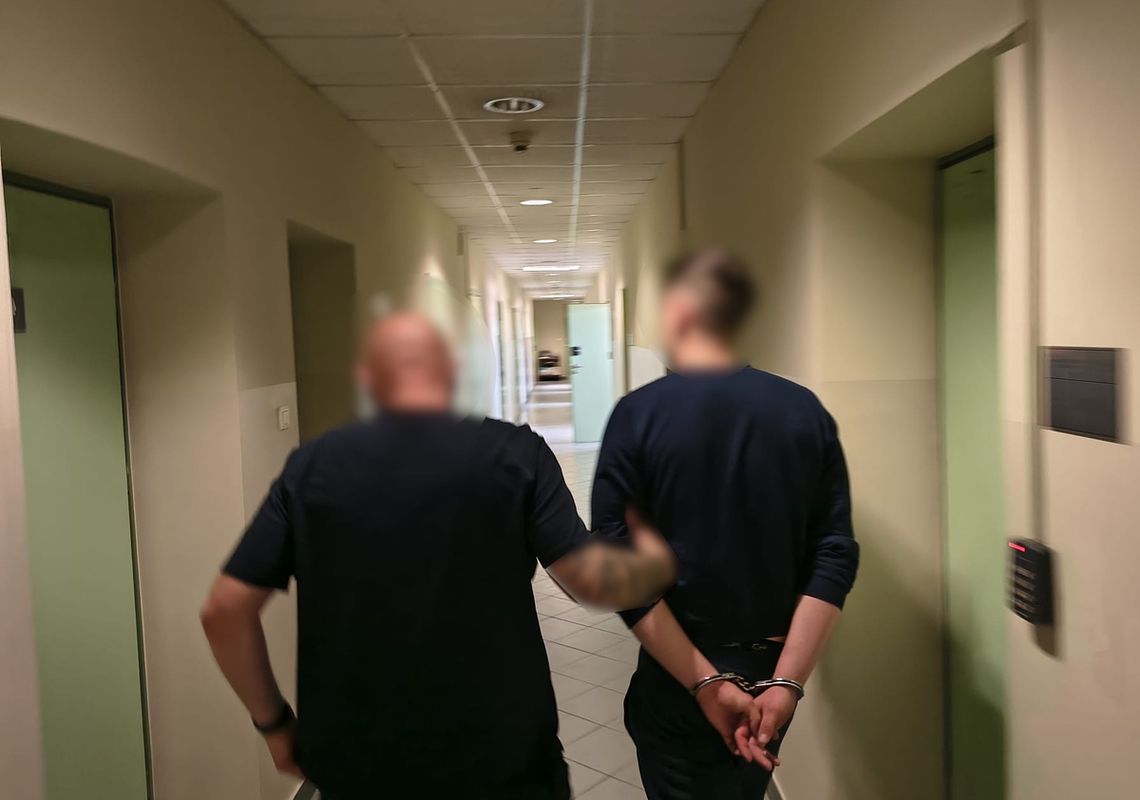Młodzi Ukraińcy podali się za policjantów. Wyłudzili od 32-latki ponad 350 tysięcy złotych