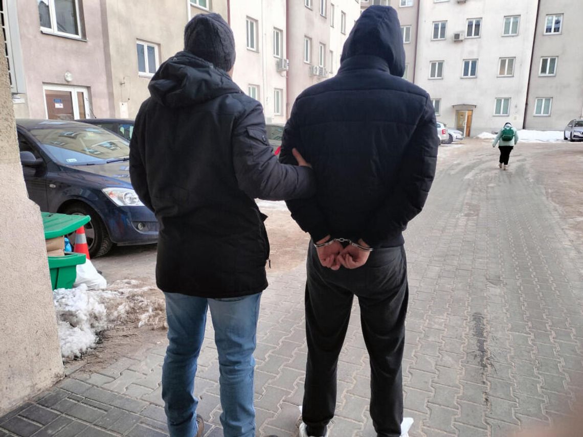 Młodzi Ukraińcy zdemolowali taksówkę i pobili kierowcę. Tak "odwdzięczyli" mu się za pomoc