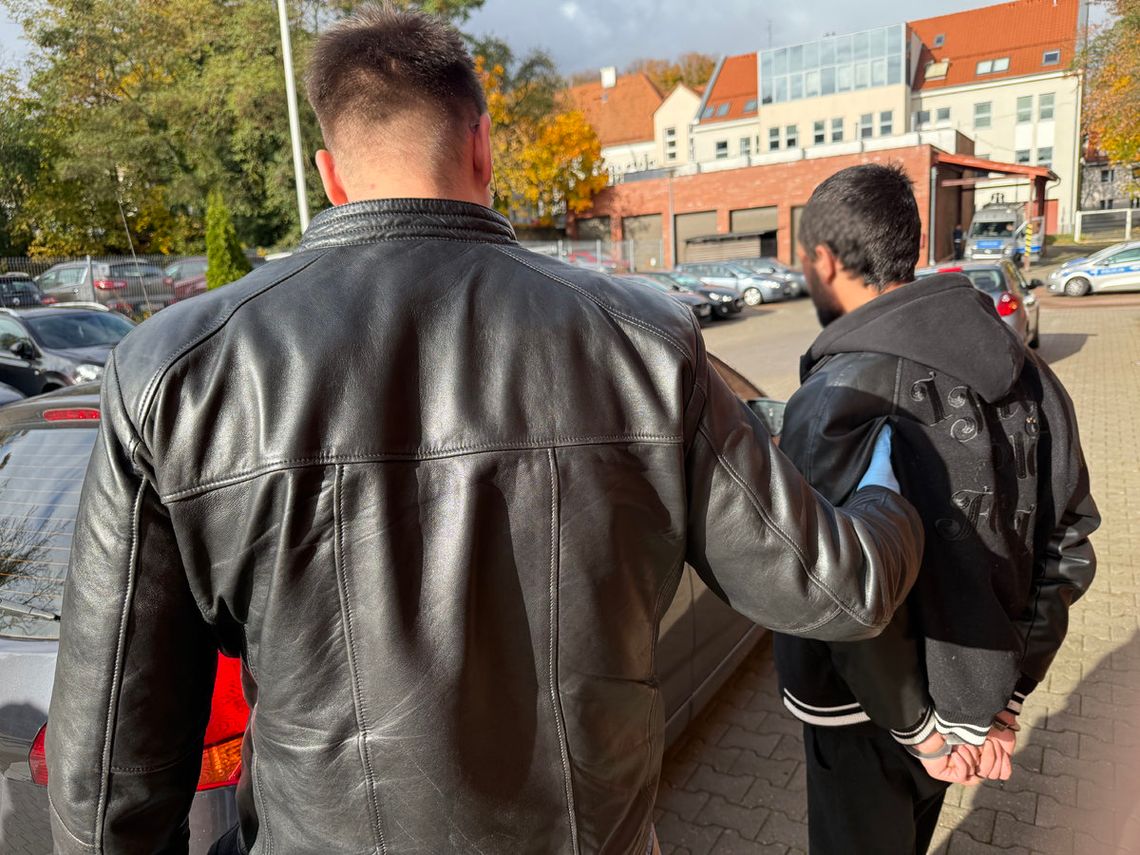 Mołdawianin musi wracać do domu. W sklepach brał towar i wychodził bez płacenia Mołdawianin musi wracać do domu. W sklepach brał towar i wychodził bez płacenia