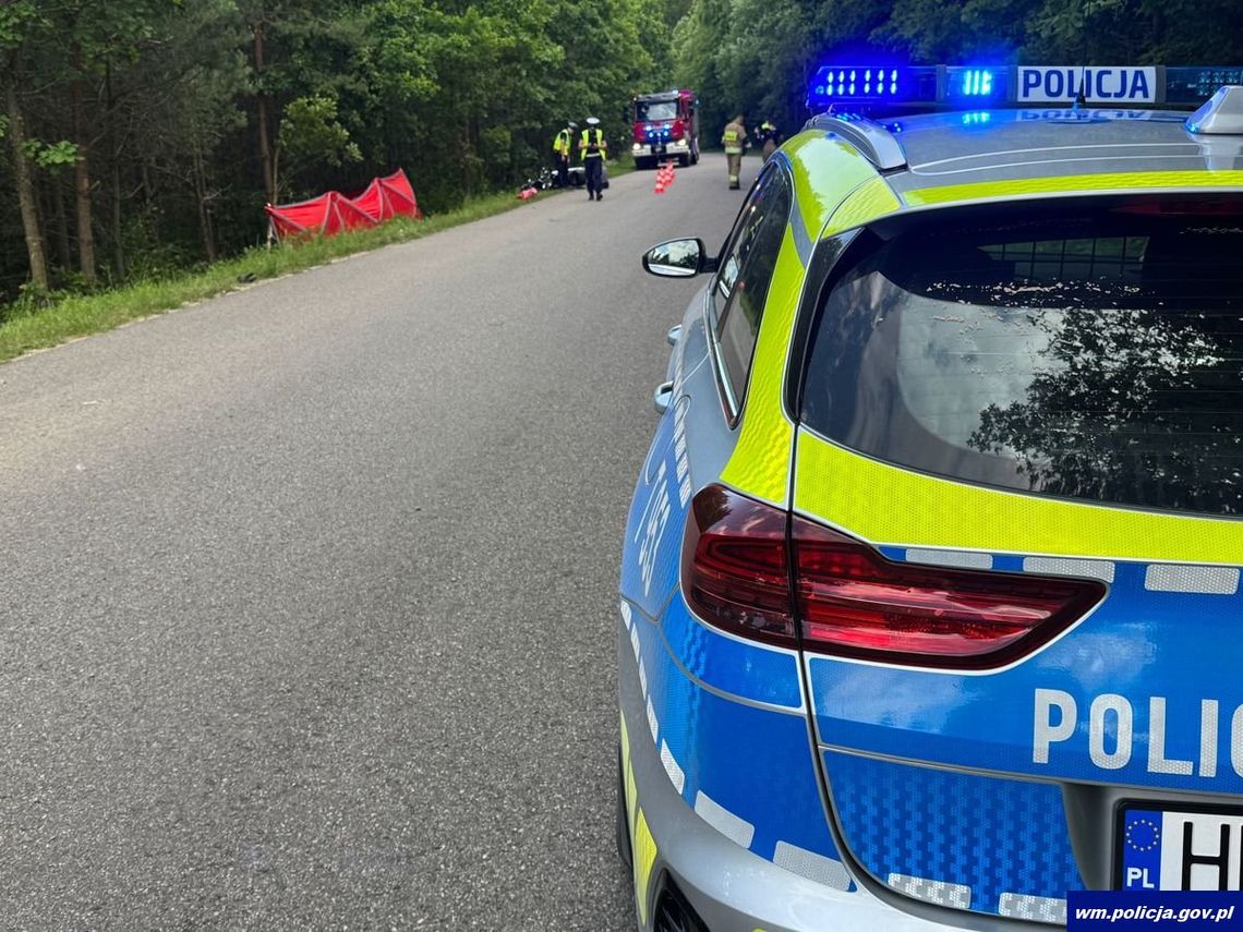 Motocykl wypadł z drogi i wbił się w drzewo. 42-letni kierowca zginął na miejscu Motocykl wypadł z drogi i wbił się w drzewo. 42-letni kierowca zginął na miejscu