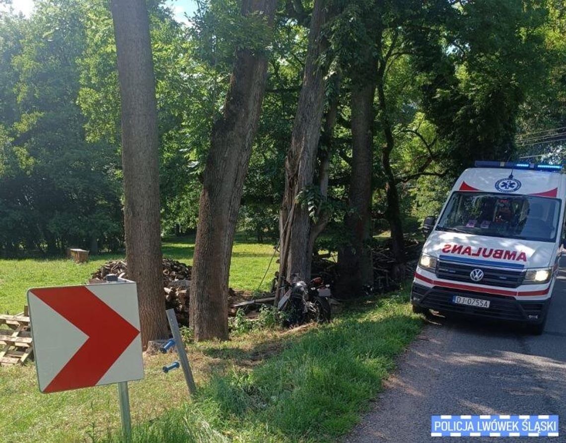 Motocykliści ucierpieli w groźnych wypadkach. Jeden z nich jest w stanie ciężkim Motocykliści ucierpieli w groźnych wypadkach. Jeden z nich jest w stanie ciężkim