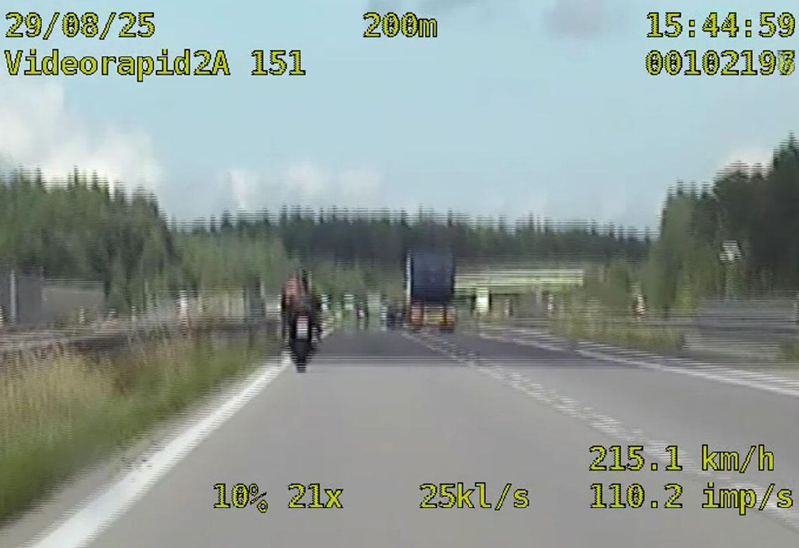 Motocyklista pędził ponad 210 na godzinę. Tłumaczył, że śpieszy się do dziewczyny