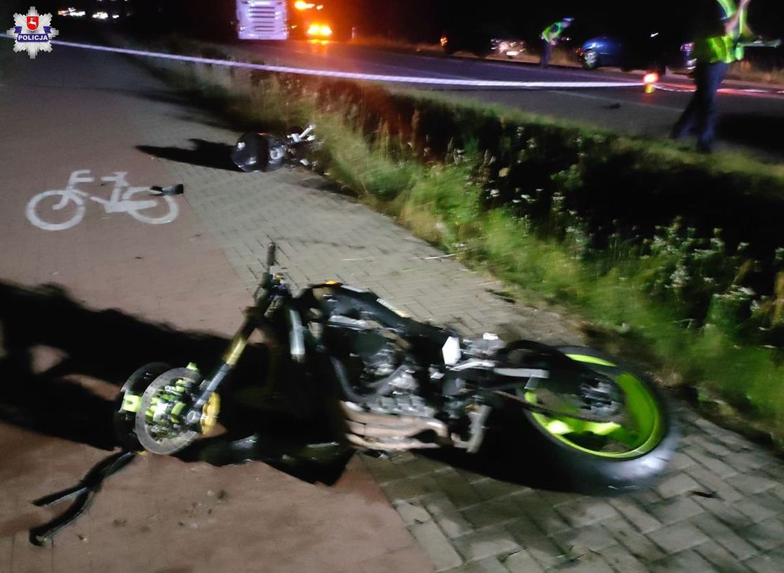 Motocyklista podczas wyprzedzania zderzył się czołowo z Mercedesem. 28-latek zginął na miejscu