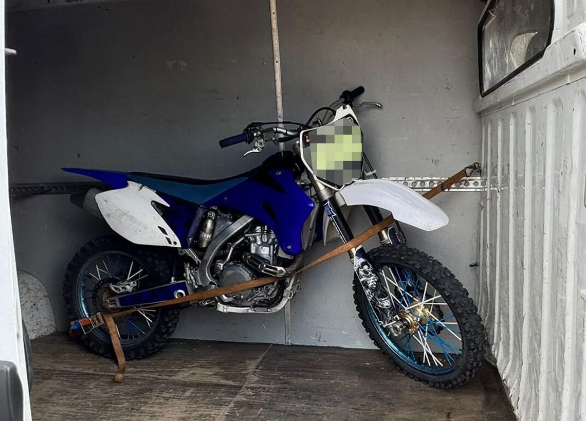 Motocyklista popisywał się jazdą na jednym kole przed maską radiowozu. 33-latek stanie przed sądem Motocyklista popisywał się jazdą na jednym kole przed maską radiowozu. 33-latek stanie przed sądem