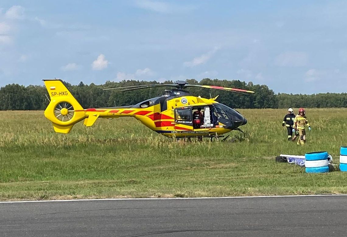 Motocyklista potrącił fotografa na torze wyścigowym. Obaj mężczyźni trafili do szpitala [FOTO]