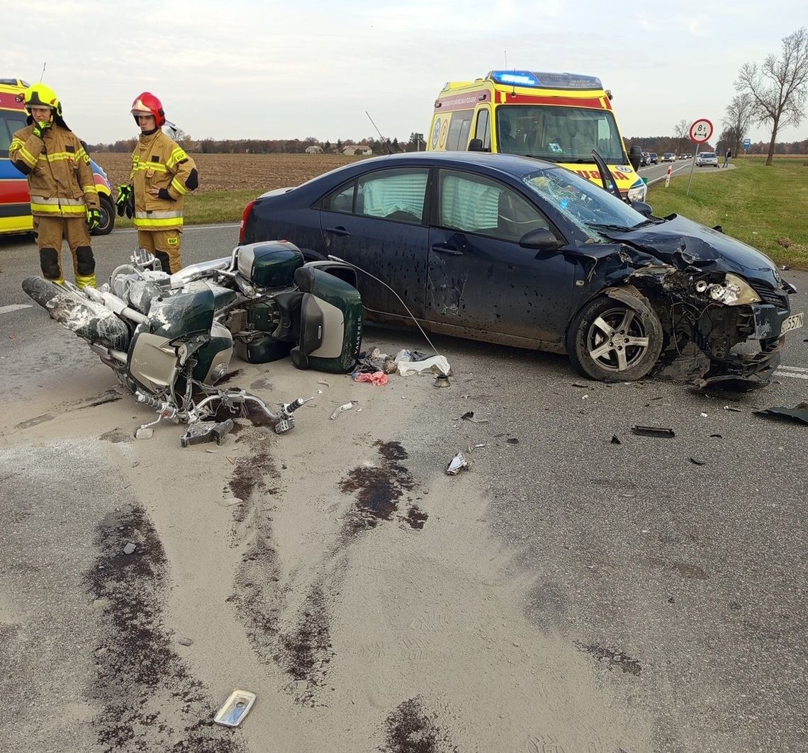 Motocyklista poważnie ranny po zderzeniu z osobówką. Młody kierowca wymusił mu pierwszeństwo Motocyklista poważnie ranny po zderzeniu z osobówką. Młody kierowca wymusił mu pierwszeństwo