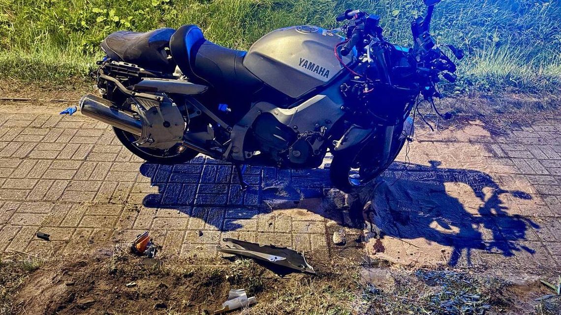 Motocyklista zepchnięty do rowu po zderzeniu z BMW. 51-latek trafił do szpitala Motocyklista zepchnięty do rowu po zderzeniu z BMW. 51-latek trafił do szpitala