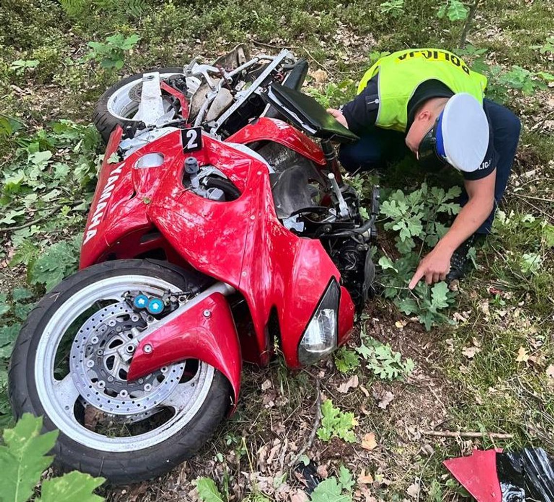 Motocyklista zginął podczas jazdy próbnej. Chciał przetestować yamahę, z impetem wjechał w drzewo