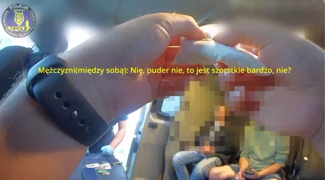 Mówił, że to puder do stóp. Mężczyzna miał ponad 400 gramów mefedronu Mówił, że to puder do stóp. Mężczyzna miał ponad 400 gramów mefedronu