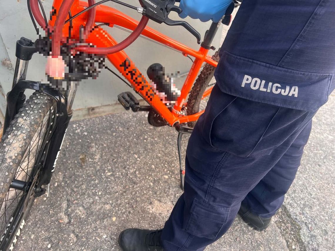 Zabrał rower sprzed sklepu, bo myślał, że to ten, który mu skradziono. Prawdziwy właściciel zgłosił się na policję Zabrał rower sprzed sklepu, bo myślał, że to ten, który mu skradziono. Prawdziwy właściciel zgłosił się na policję