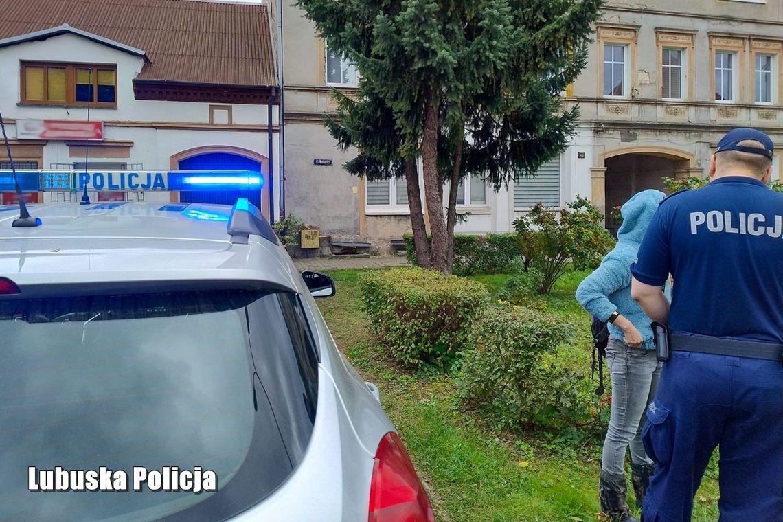 Myślała, że można jeździć motorowerem po chodniku i nie trzeba mieć kasku. Do końca nie rozumiała, o co czepia się policja