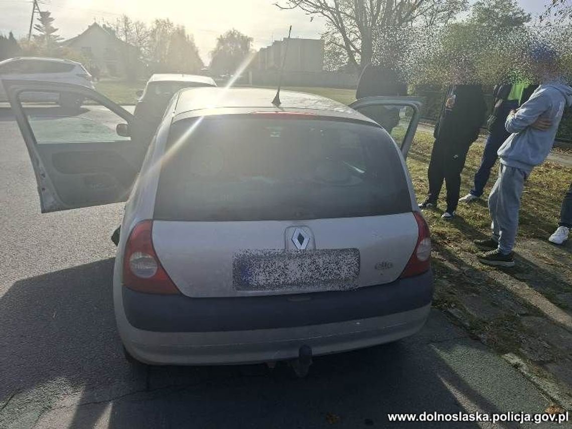 Na cmentarz z narkotykami. Młodzi mężczyźni wpadli podczas kontroli drogowej Na cmentarz z narkotykami. Młodzi mężczyźni wpadli podczas kontroli drogowej
