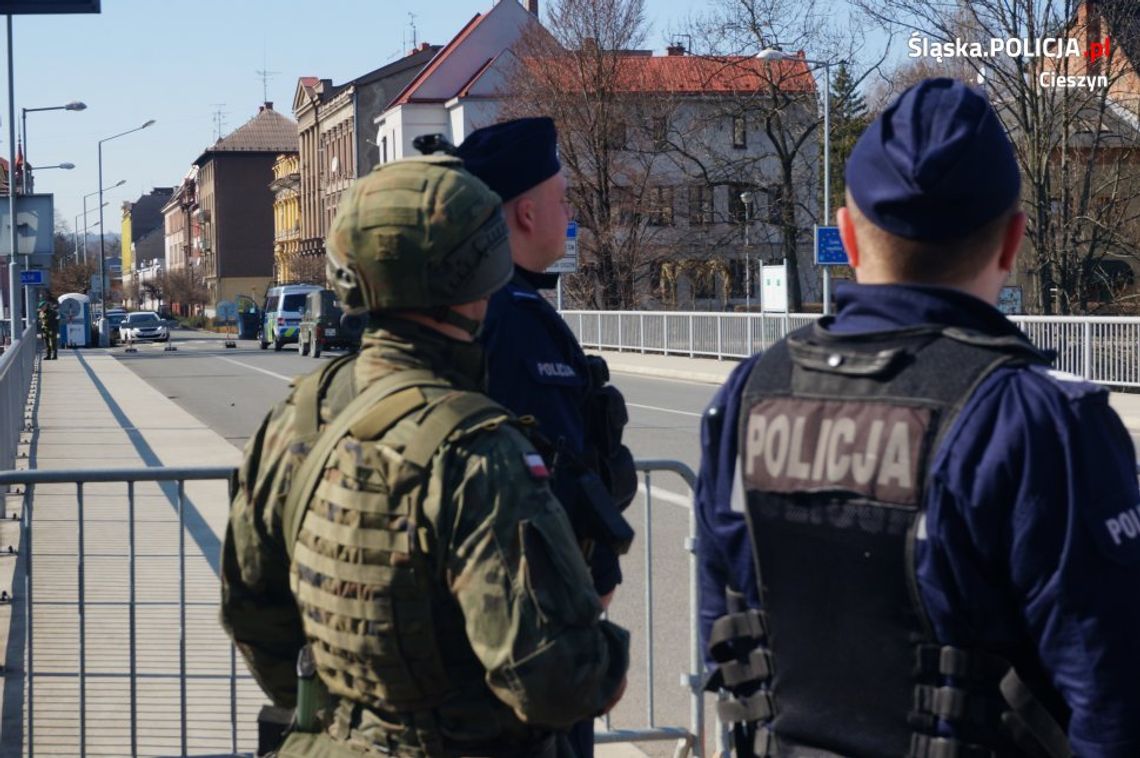 Na granicach kontrole, więc po flaszkę do Czech wybrali się przez rzekę. Nie skończyło się to dobrze