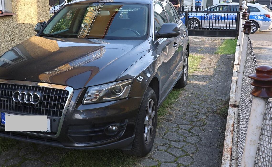 Na oczach kobiety uderzył w jej samochód i odjechał. Policjanci zauważyli Audi przed domem, kierowca miał 1,5 promila Na oczach kobiety uderzył w jej samochód i odjechał. Policjanci zauważyli Audi przed domem, kierowca miał 1,5 promila