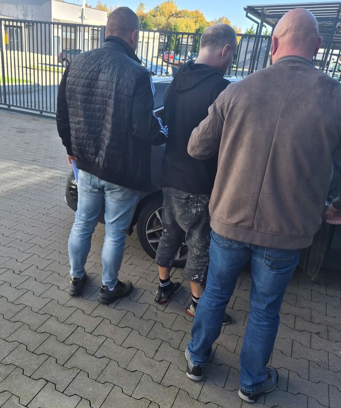 Na widok policjantów rzucił się do ucieczki. W plecaku miał prawie 7,5 kilograma amfetaminy